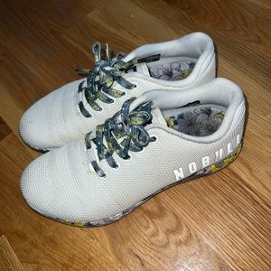 No Bull White Daisy Trainer